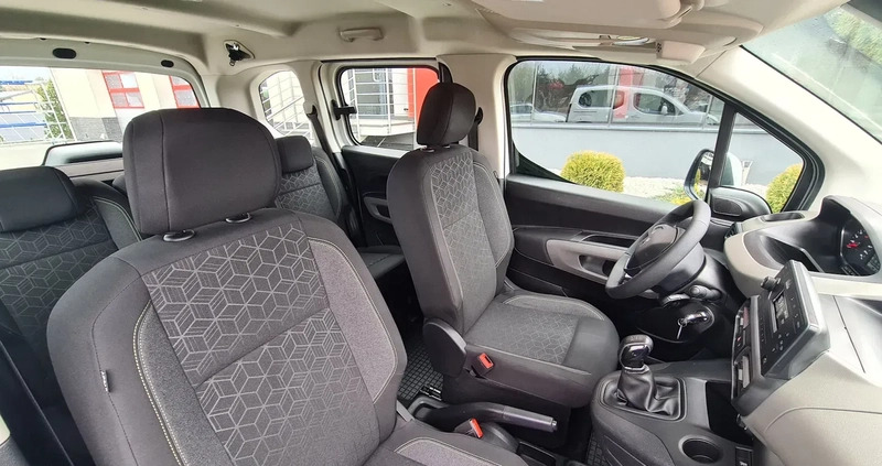 Peugeot Rifter cena 58900 przebieg: 147000, rok produkcji 2019 z Częstochowa małe 277